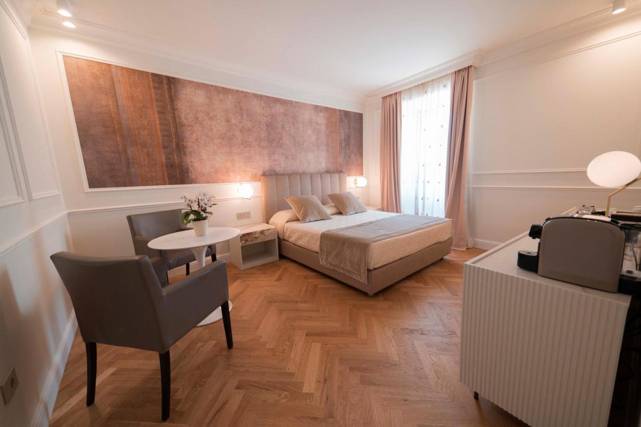 Palazzo Franceschini Hotel Cascia Exterior photo