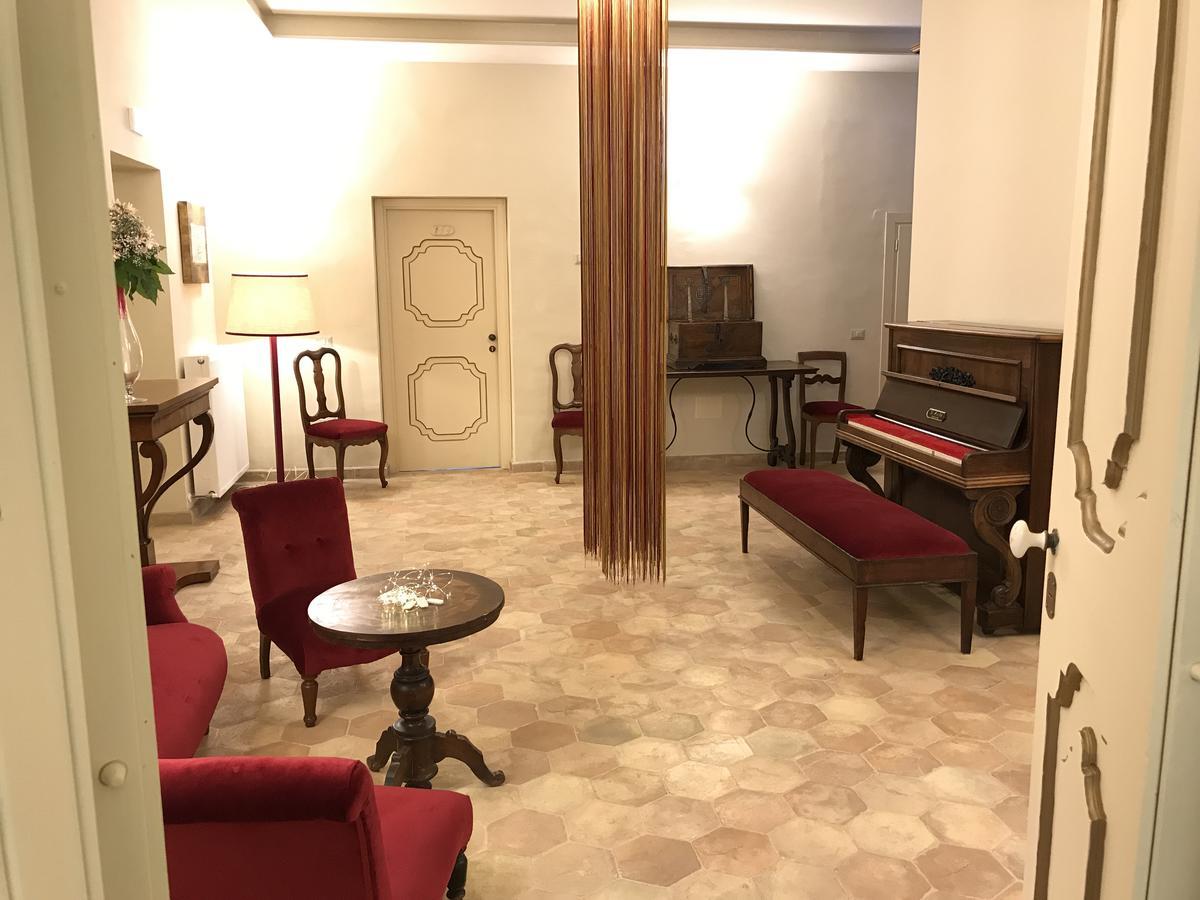 Palazzo Franceschini Hotel Cascia Exterior photo