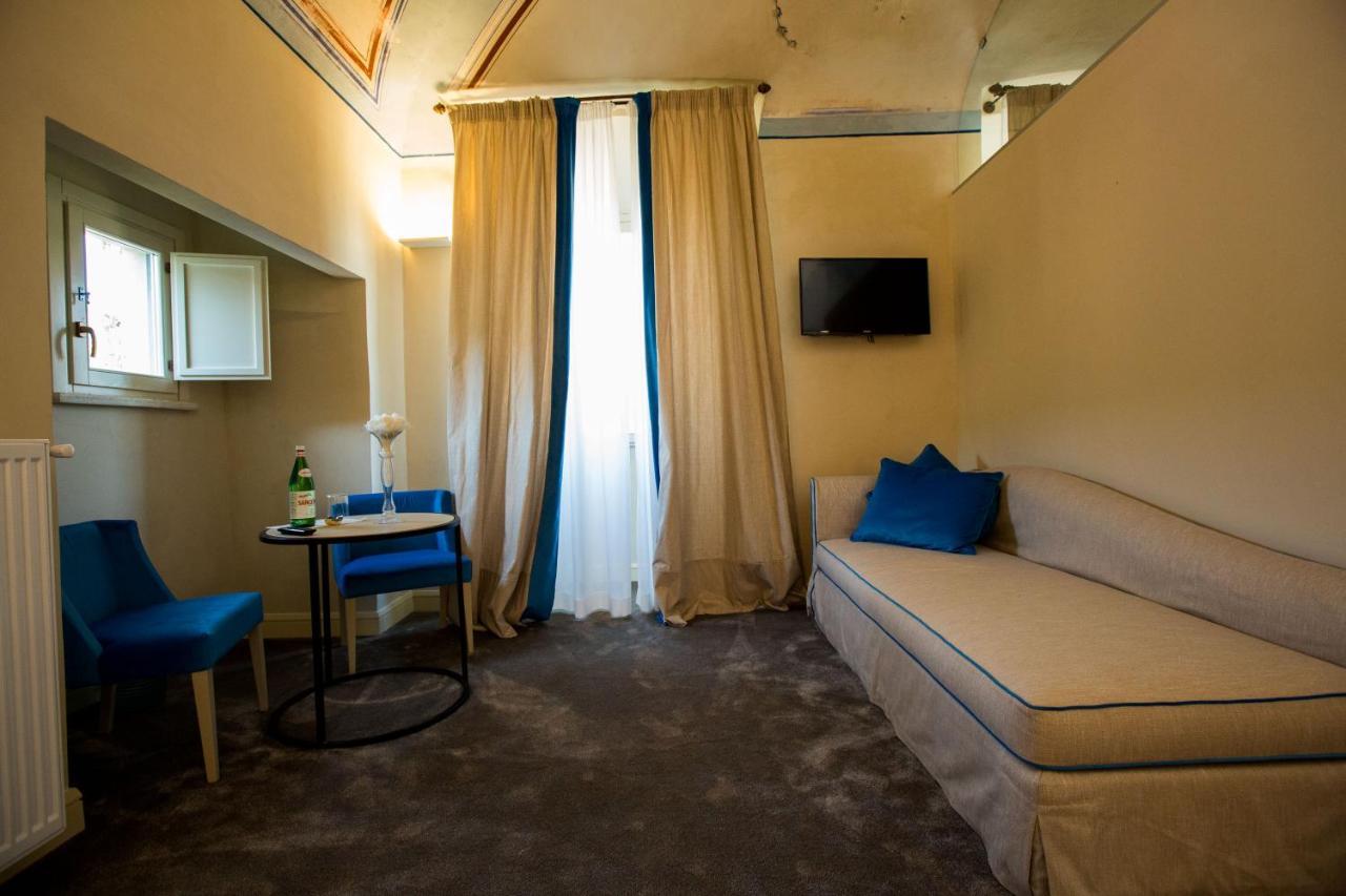 Palazzo Franceschini Hotel Cascia Exterior photo